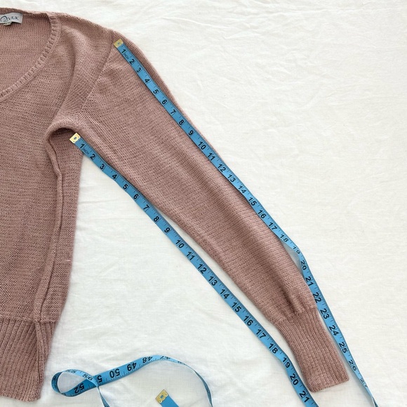 Canadian Classic Qiviuk V-Neck Sweater - Picture 5 of 11